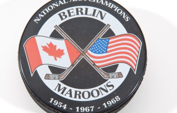 Berlin Maroons puck